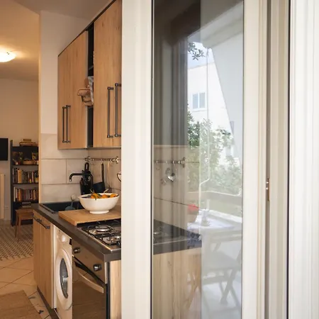 Modern & Bright - 100m From The Apartamento Otranto