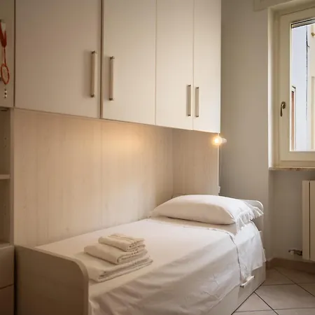 Modern & Bright - 100m From The Apartamento Otranto